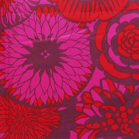 Vivid red and magenta flowers table runner