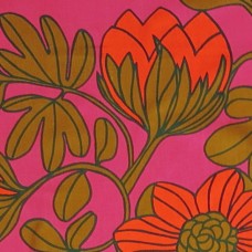 Oval 60s/70s tablecloth huge vibrant flowers 