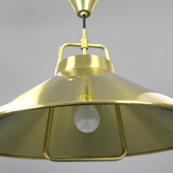 Rise-and-fall pendant light designed by Fritz Schlegel for Lyfa